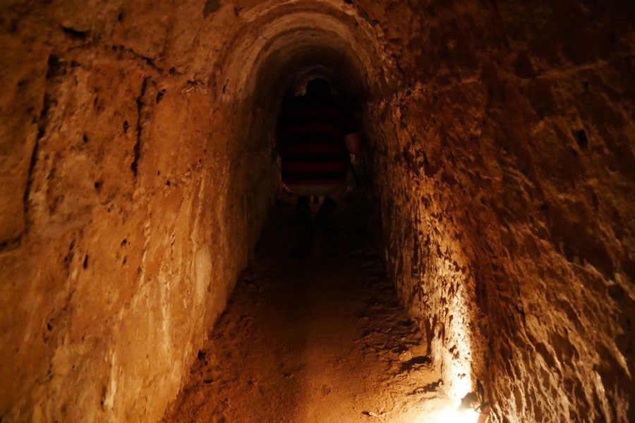 inside-a-cuchi-tunnel