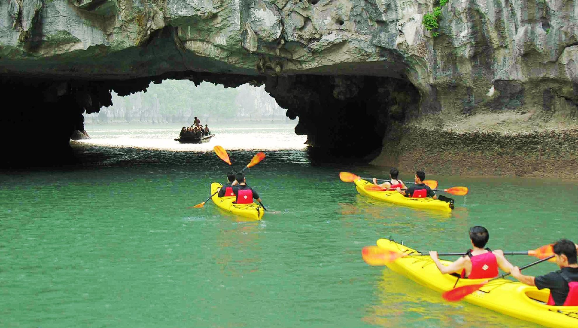 0000240_halong-bay-1-day-4-hours-trip