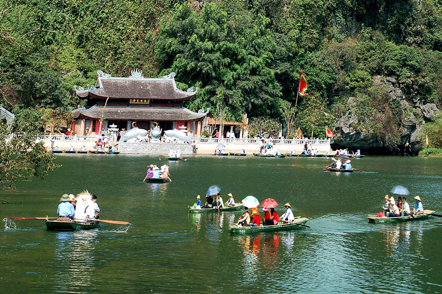 Bai-Dinh-Pagoda-Trang-An-Tam-Coc-tour