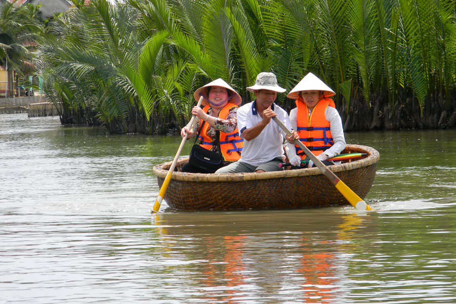 Basket-boat-trip-vietnamrealtour